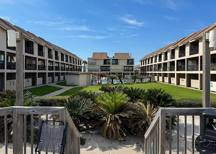 Spacious With Views Of The Gulf Near Beaches Features Shared Pool Gulf Shores
