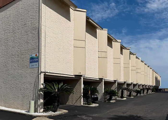 Spacious With Views Of The Gulf Near Beaches Features Shared Pool Holiday home Gulf Shores
