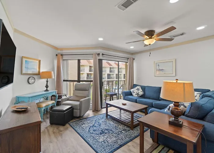 Holiday home Spacious With Views Of The Gulf Near Beaches Features Shared Pool Gulf Shores