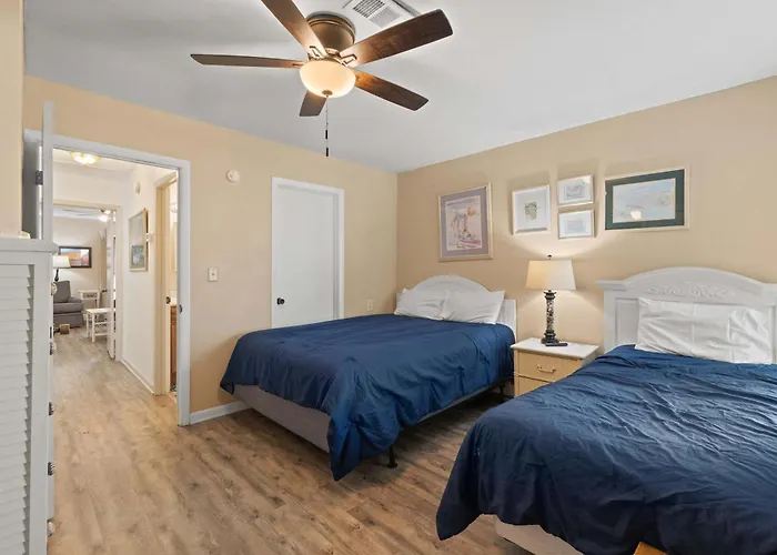 Holiday home Spacious With Views Of The Gulf Near Beaches Features Shared Pool Gulf Shores