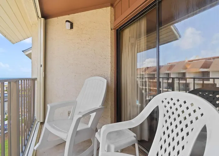 Spacious With Views Of The Gulf Near Beaches Features Shared Pool Gulf Shores