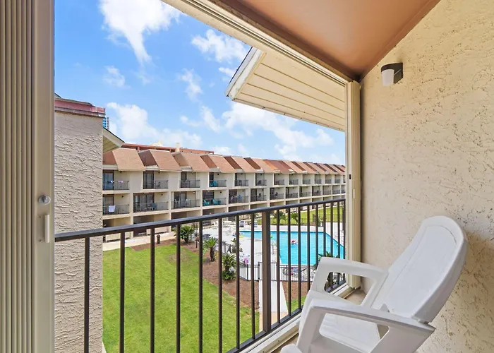 Spacious With Views Of The Gulf Near Beaches Features Shared Pool Gulf Shores