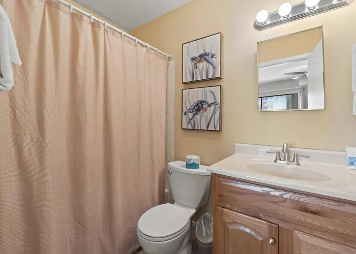 Spacious With Views Of The Gulf Near Beaches Features Shared Pool Gulf Shores