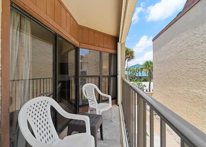 Spacious With Views Of The Gulf Near Beaches Features Shared Pool Holiday home *